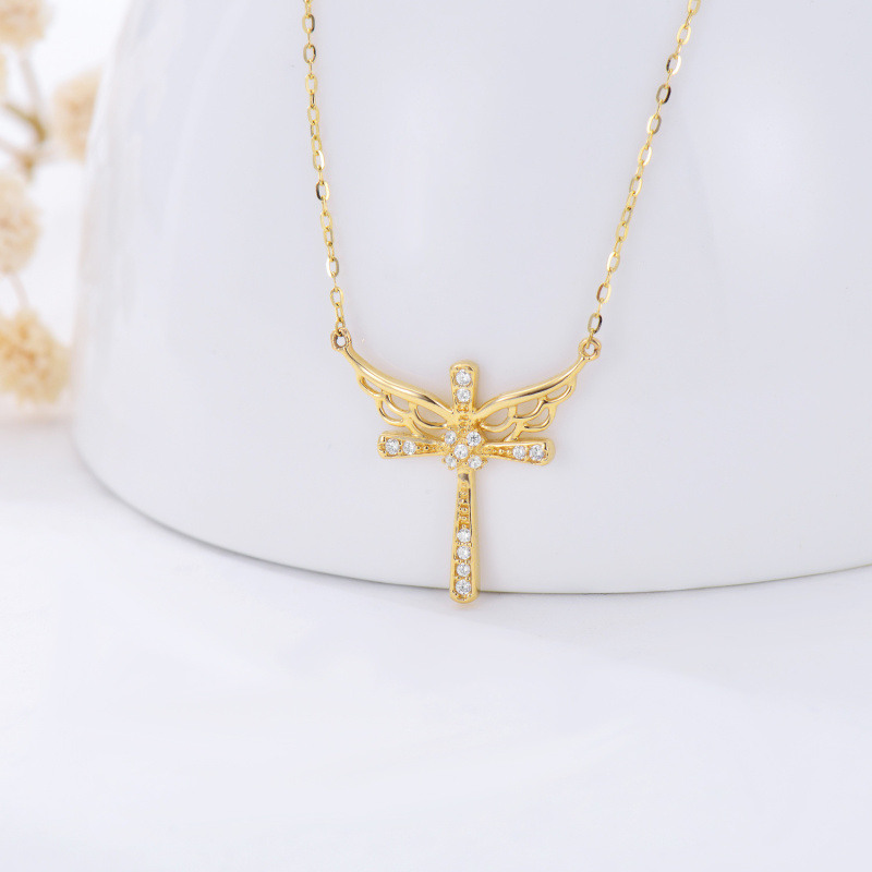 Collar con colgante de ala de ángel y cruz de circonita cúbica en oro de 14 quilates-4