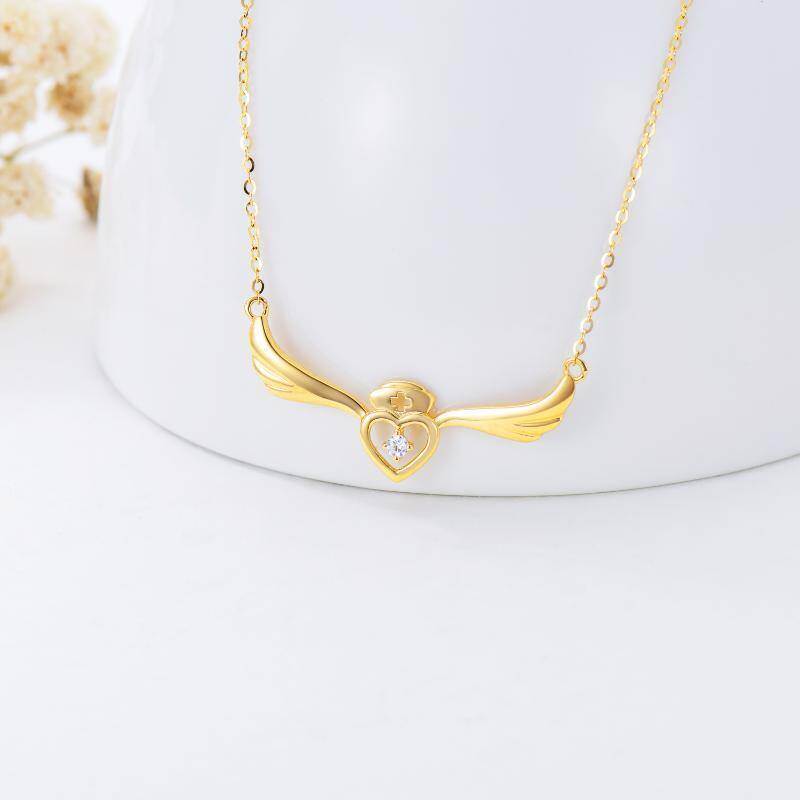 Collar con colgante de ala de ángel y corazón de circonita cúbica en oro de 18 quilates-4