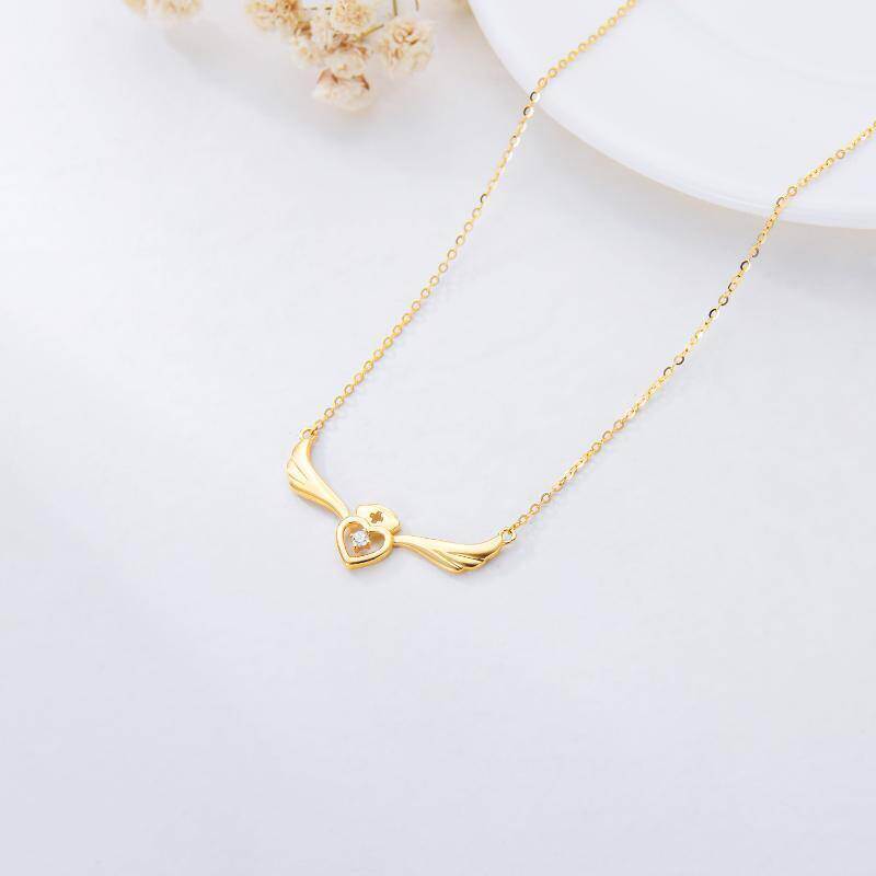 Collar con colgante de ala de ángel y corazón de circonita cúbica en oro de 18 quilates-3