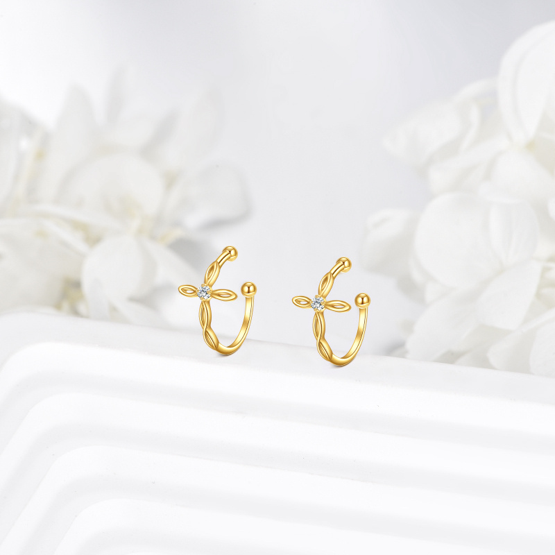 Pendientes de brazalete con cruz de circonita cúbica en oro de 14 quilates-4