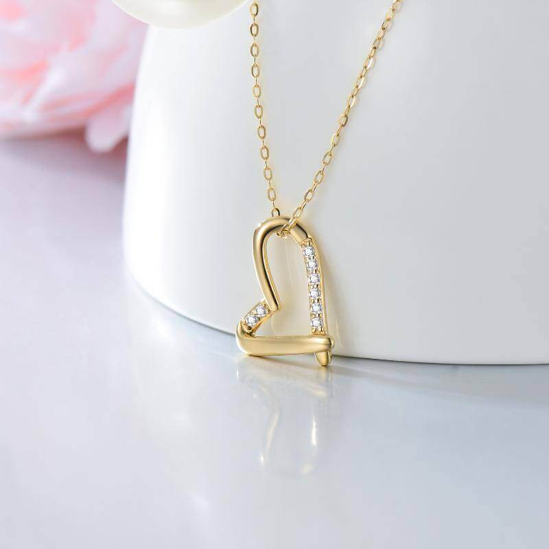 Collar con colgante de corazón de circonita cúbica en oro de 18 quilates-3
