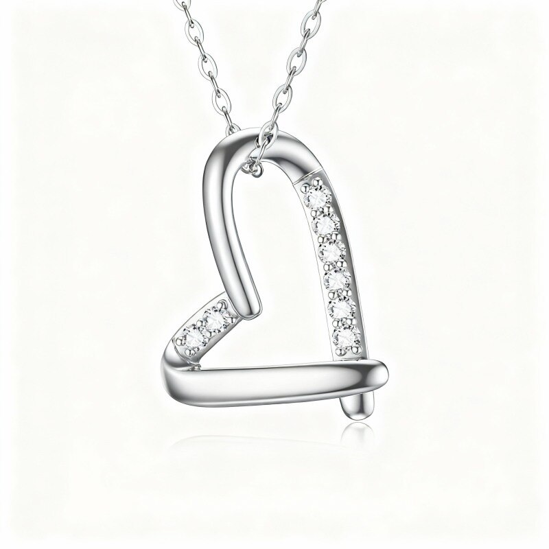 Collar con colgante de corazón de circonita cúbica en oro blanco de 14 quilates-1