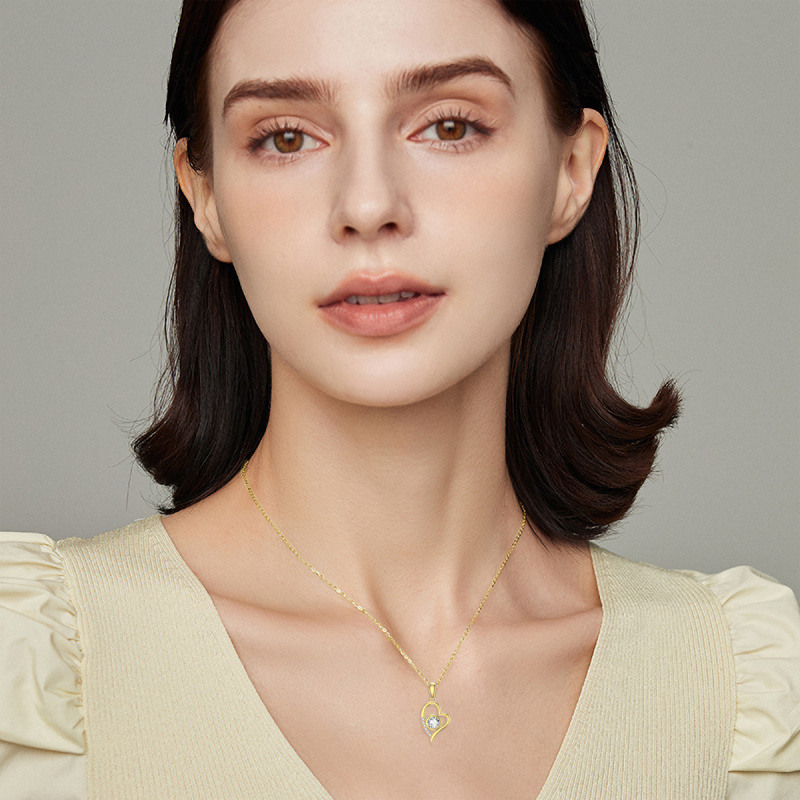 Collar con colgante de corazón de circonita cúbica en oro de 14 quilates-4