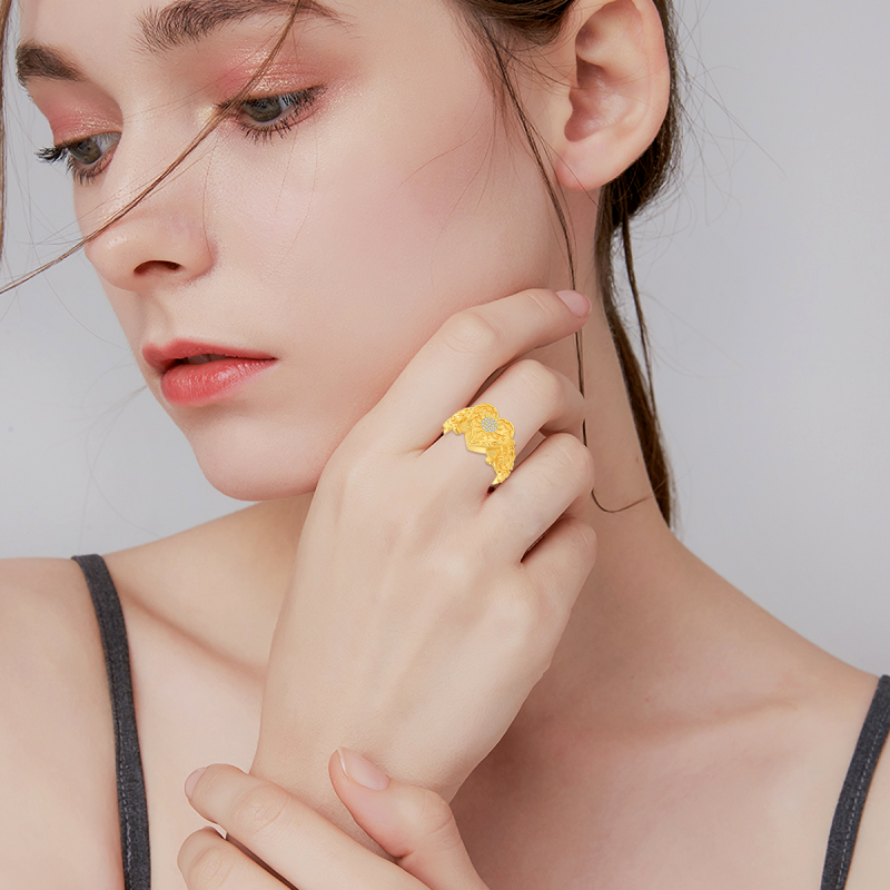 Urnenring in Herzform aus 10-karätigem Gold mit Zirkonia, verziert mit Efeumotiv, zur Aufbewahrung von Asche – für Damen-2