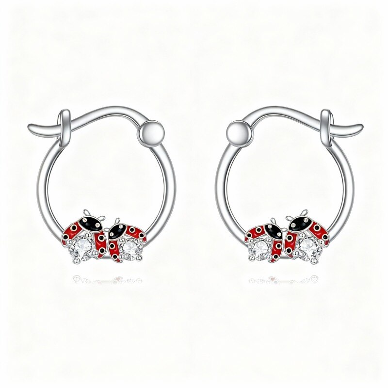 Pendientes de aro de mariquita con circonitas cúbicas en oro blanco de 10 quilates-18