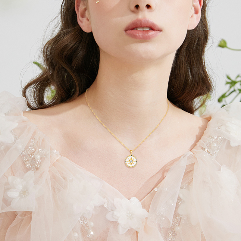 Collar con colgante de brújula en oro blanco de 10 quilates con circonitas cúbicas, moissanita y ópalo-2