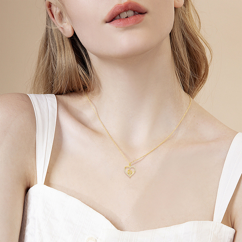 Collar con colgante de corazón 