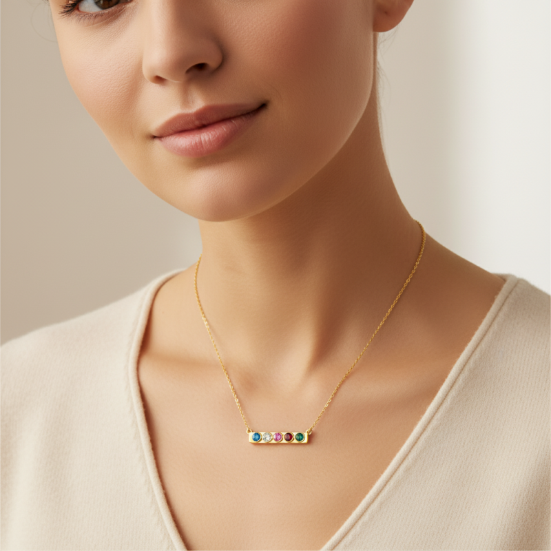 Collar con barra horizontal grabable de oro de 14 quilates y piedra natal-2