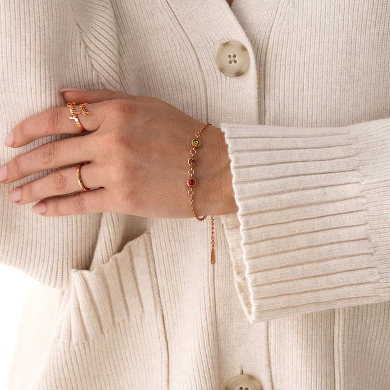 Pulsera de plata de ley con baño de oro rosa, personalizada con piedra natal y dijes para abuela, madre y hermanas.-2