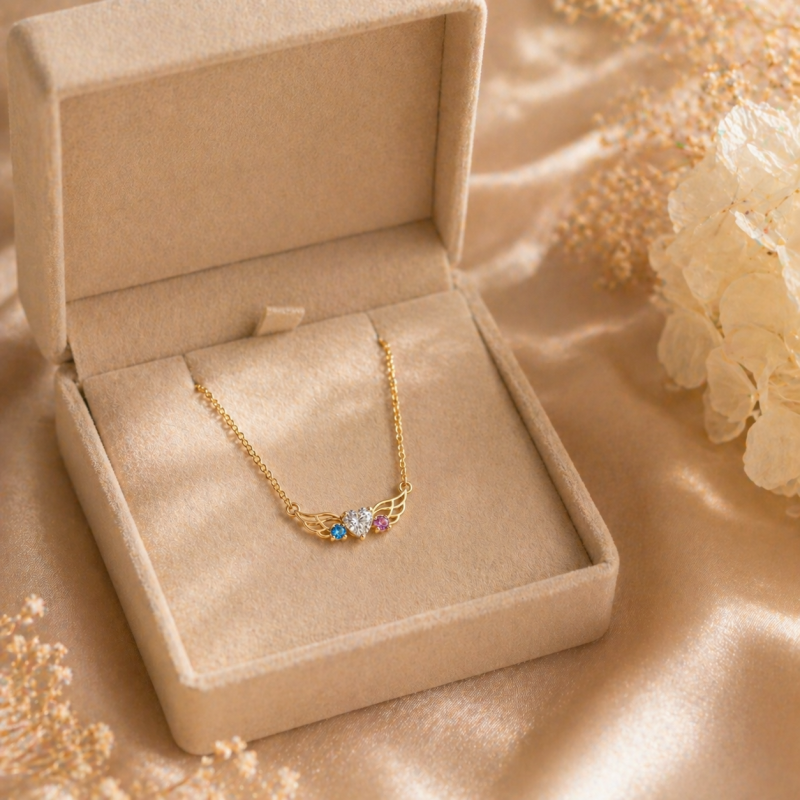 10K Oro Blanco Circonio Cúbico Colgante Personalizado con Piedra de Nacimiento, Mamá y Alas de Ángel-5