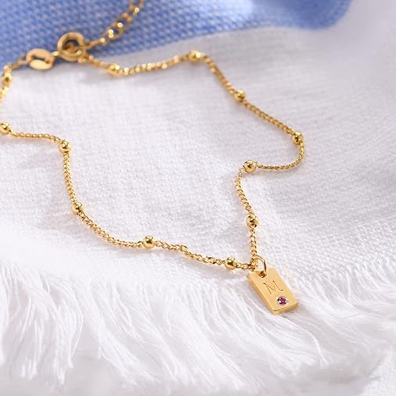 18-karätiges Gold-Fußkettchen mit Zirkonia und personalisierter Geburtssteingravur, einlagig-3