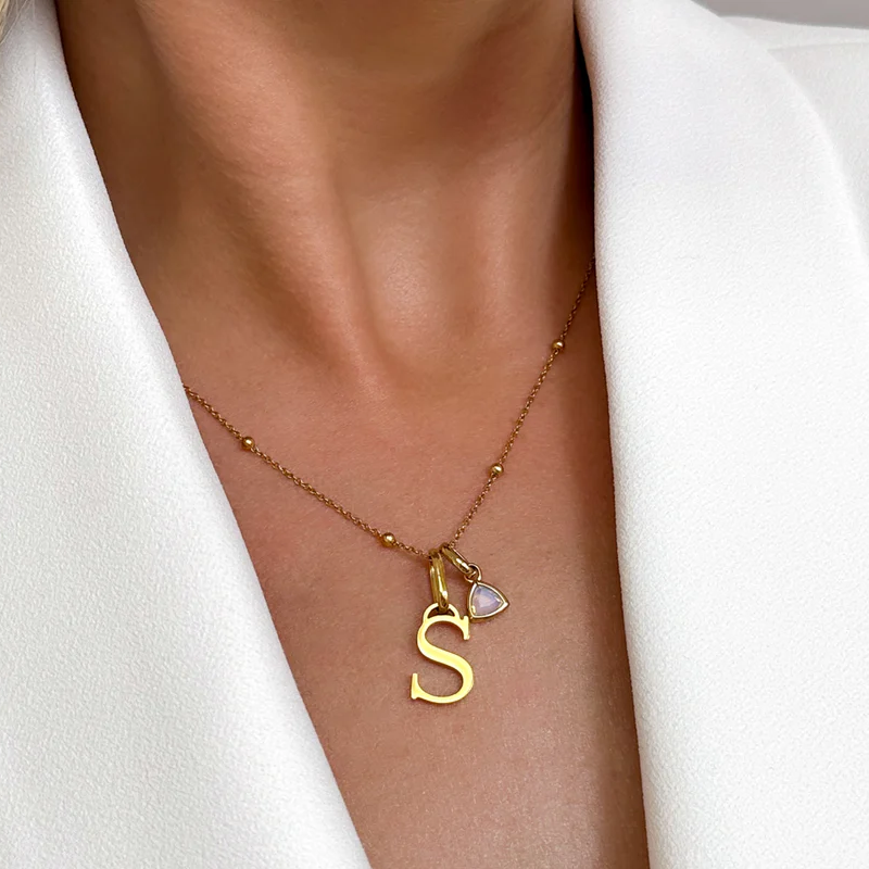 Collar con colgante personalizado de piedra natal y letra inicial en oro rosa de 10 quilates con circonita cúbica y piedra cúbica.-2