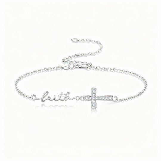 Pulseira personalizada com pendente clássico de cruz e nome em ouro branco de 10 quilates com zircónias cúbicas