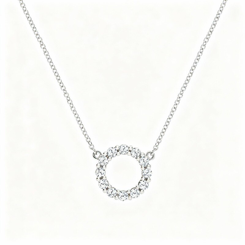 Collar con colgante redondo de circonita cúbica en oro blanco de 10 quilates-1