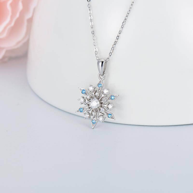 Collar con colgante de copo de nieve de platino con circonitas cúbicas chapadas en oro blanco-3