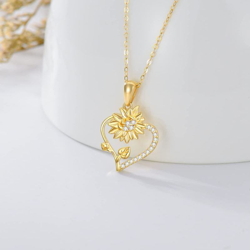 Collar con colgante de girasol y corazón de circonita cúbica en oro de 10 quilates-4