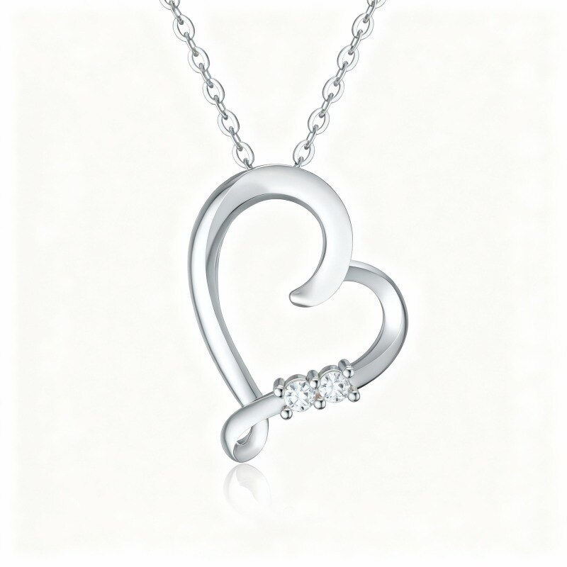 Collar con colgante de corazón de diamante en oro blanco de 18 quilates-1