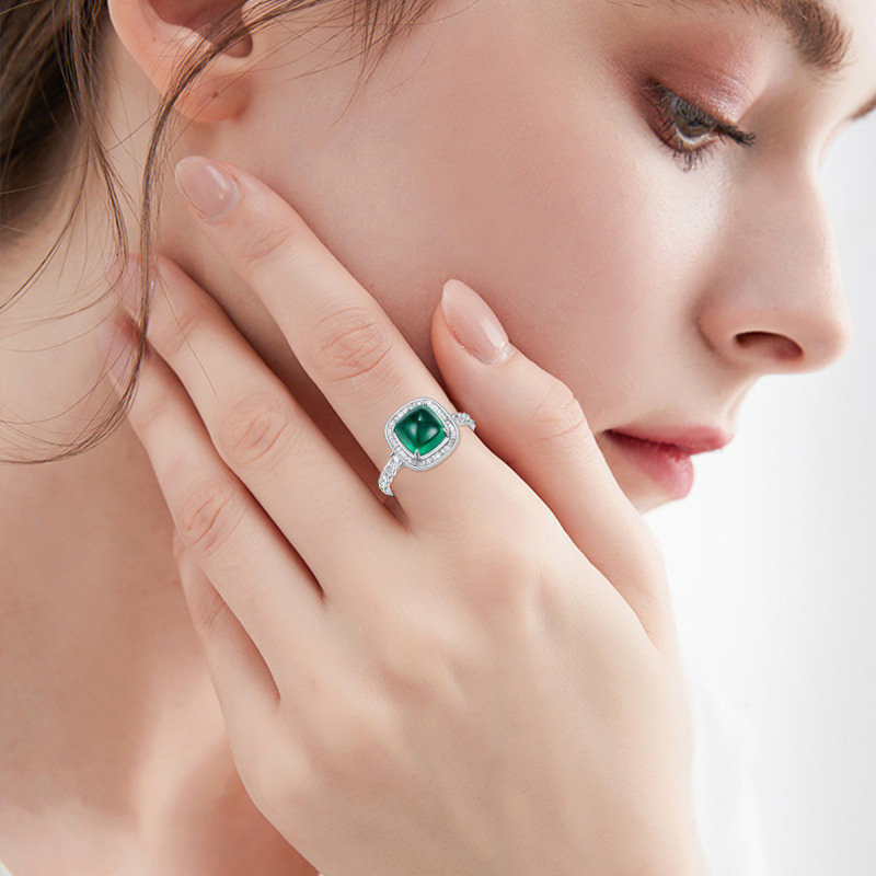 Verlobungsring aus 10-karätigem Roségold mit 2,65 ct kissenförmigem, im Labor gezüchtetem Smaragd, geflochtenem Ringband und Halo-Fassung-2