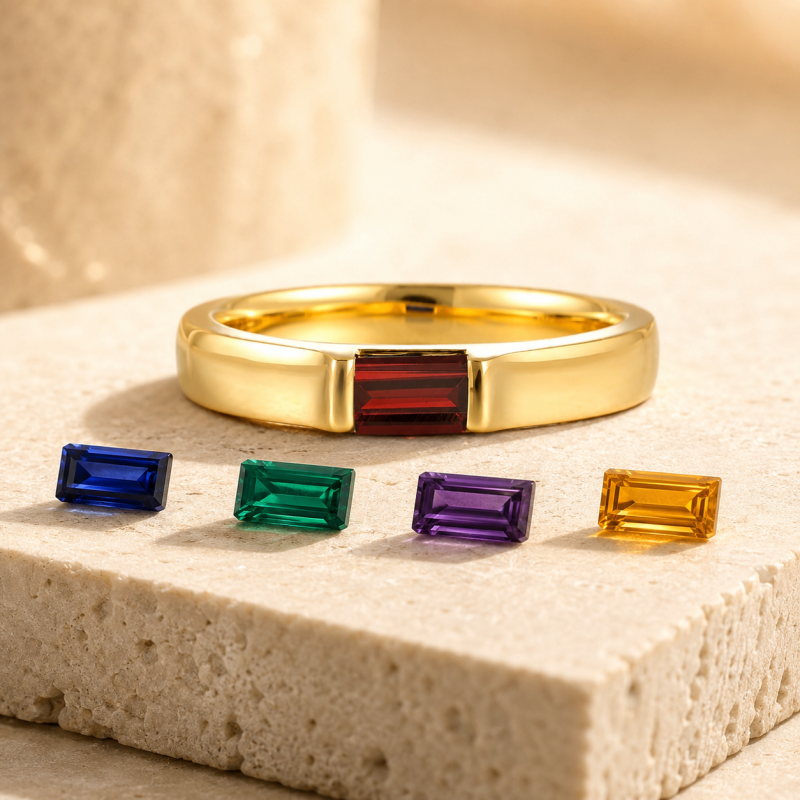 Individuell gestalteter Verlobungsring aus 10-karätigem Weißgold mit smaragdgeschliffenem Rubin-6
