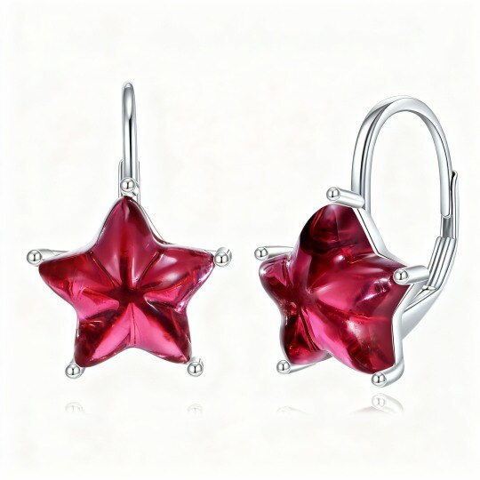 Boucles d'oreilles à levier en or blanc 10 carats, serties d'un grenat taille étoile à cinq branches.