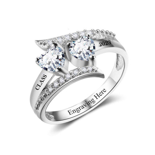 Anillo de graduación personalizado de plata de ley con forma de corazón y piedras de nacimiento.