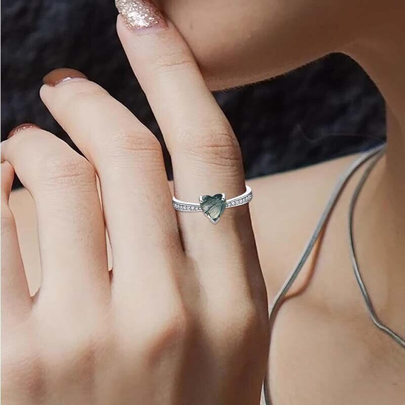 Verlobungsring aus 10-karätigem Roségold mit herzförmigem Moosachat-Seitenstein-2