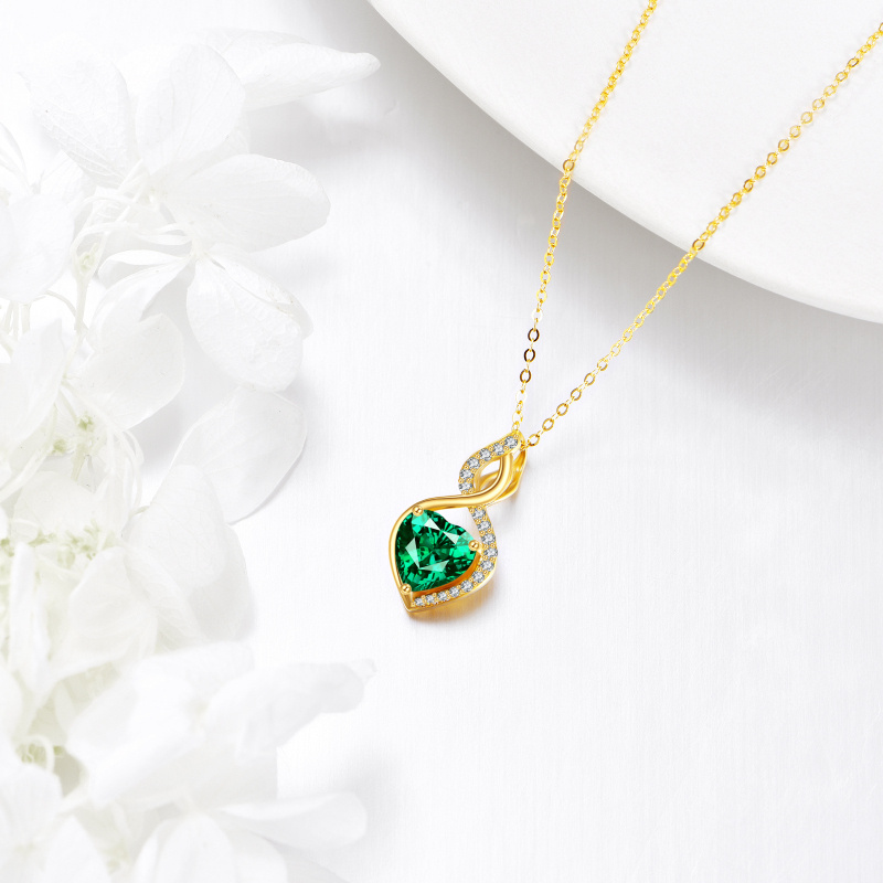 Collar con colgante de plata de ley con baño de oro, esmeralda creada en laboratorio con talla corazón y símbolo de infinito-4