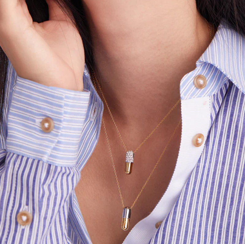 Collar Chill Pill Pavé de oro de 10 quilates con diamantes-3