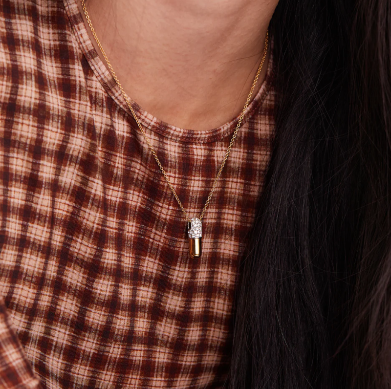 Collar Chill Pill Pavé de oro de 10 quilates con diamantes-4
