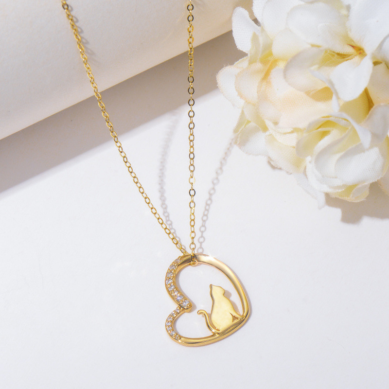 Collar con colgante de gato y corazón con diamantes de laboratorio en oro rosa de 10 quilates-4