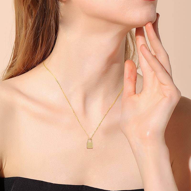 Collar con colgante de candado de oro rosa de 10 quilates-2