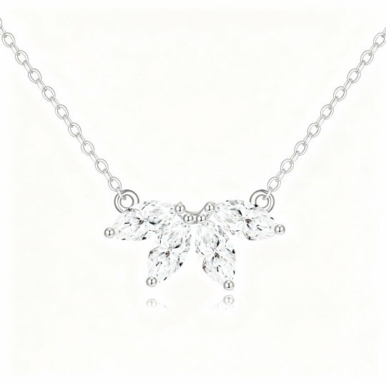 Collar con colgante de flor de marquesa de circonita cúbica talla marquesa en oro blanco de 10 quilates