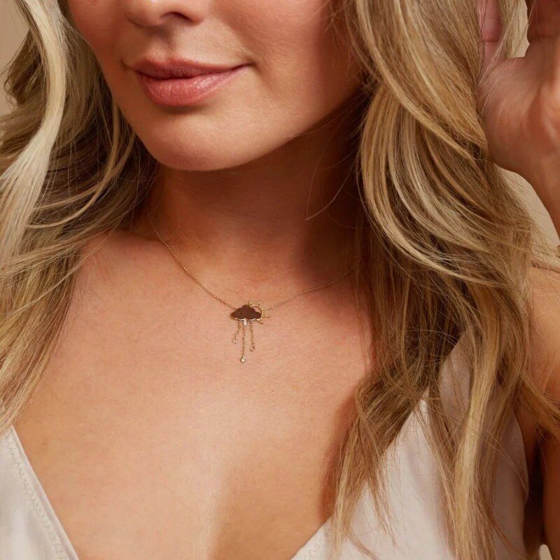 Naszyjnik z wisiorkiem z moissanitem i chmurą i słońcem wykonany z 10-karatowego białego złota-2