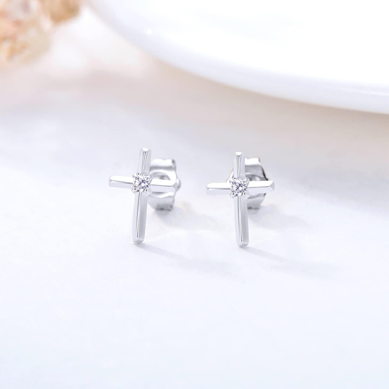 Boucles d'oreilles puces en or rose 10 carats et moissanite en forme de croix-3