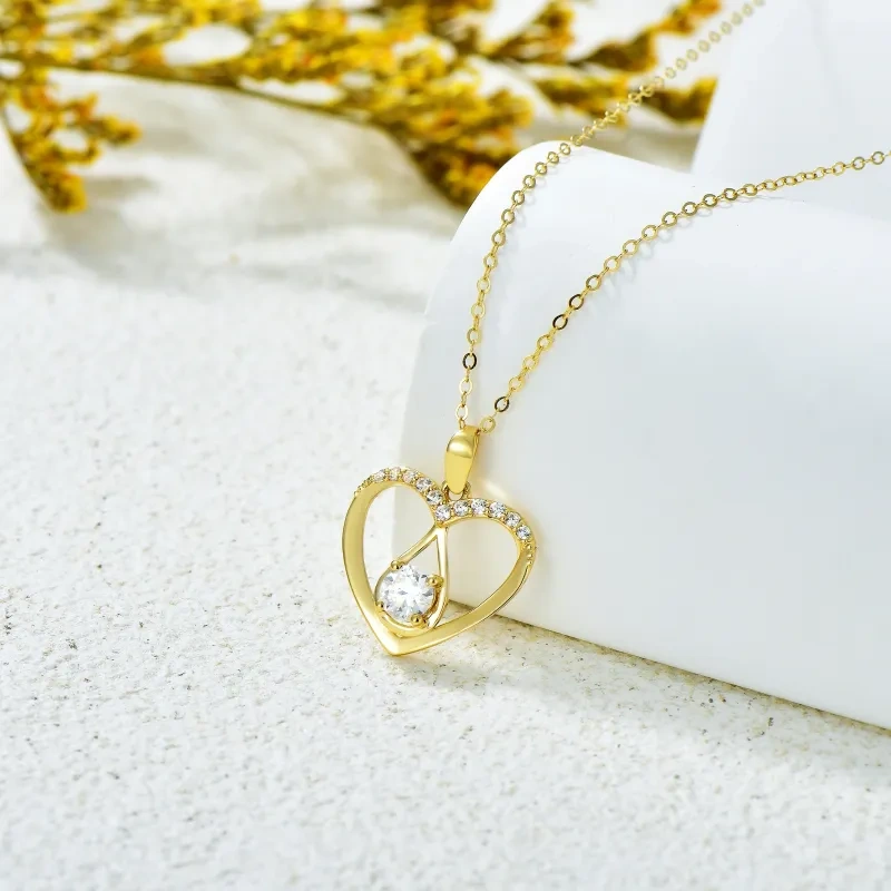 Halskette mit Herzanhänger aus 14-karätigem Gold und Moissanit-4