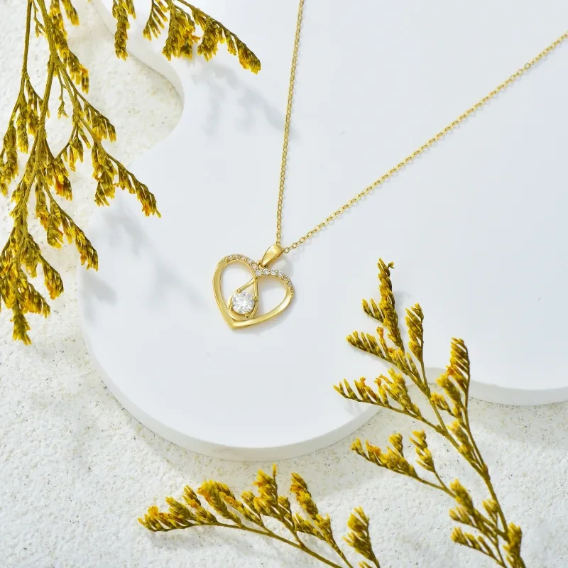 Halskette mit Herzanhänger aus 14-karätigem Gold und Moissanit-6