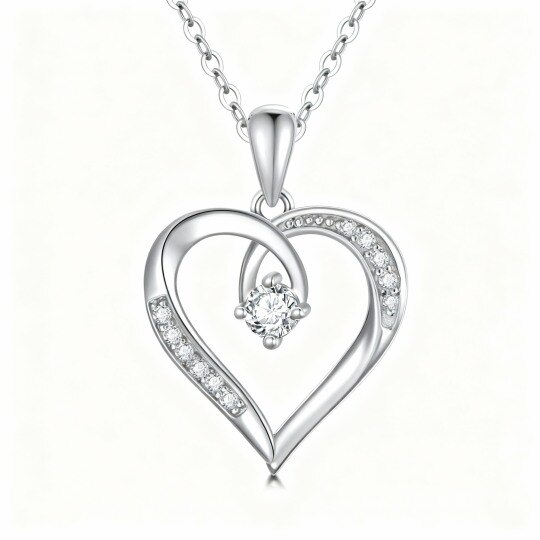 Collier pendentif cœur en or blanc 10 carats et moissanite
