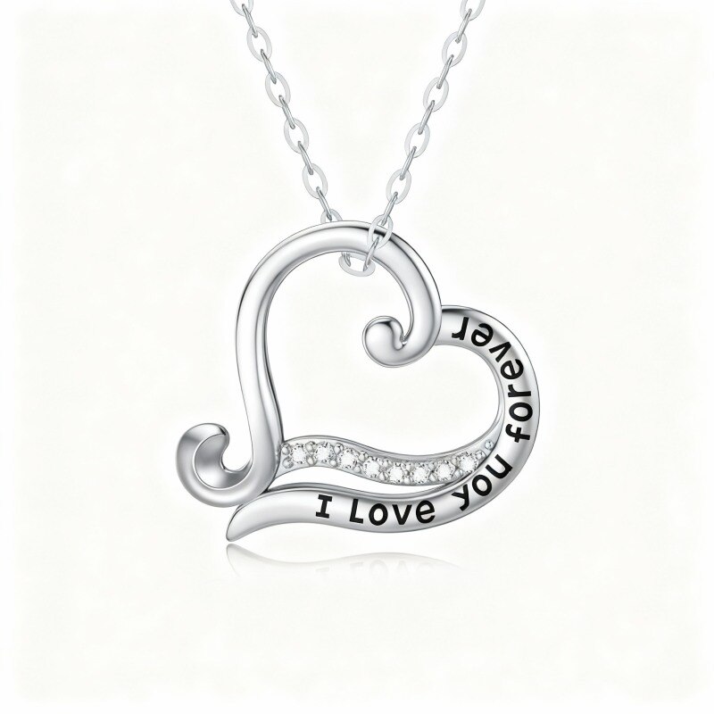 Collar con colgante de corazón de moissanita en oro blanco de 14 quilates con palabra grabada-1