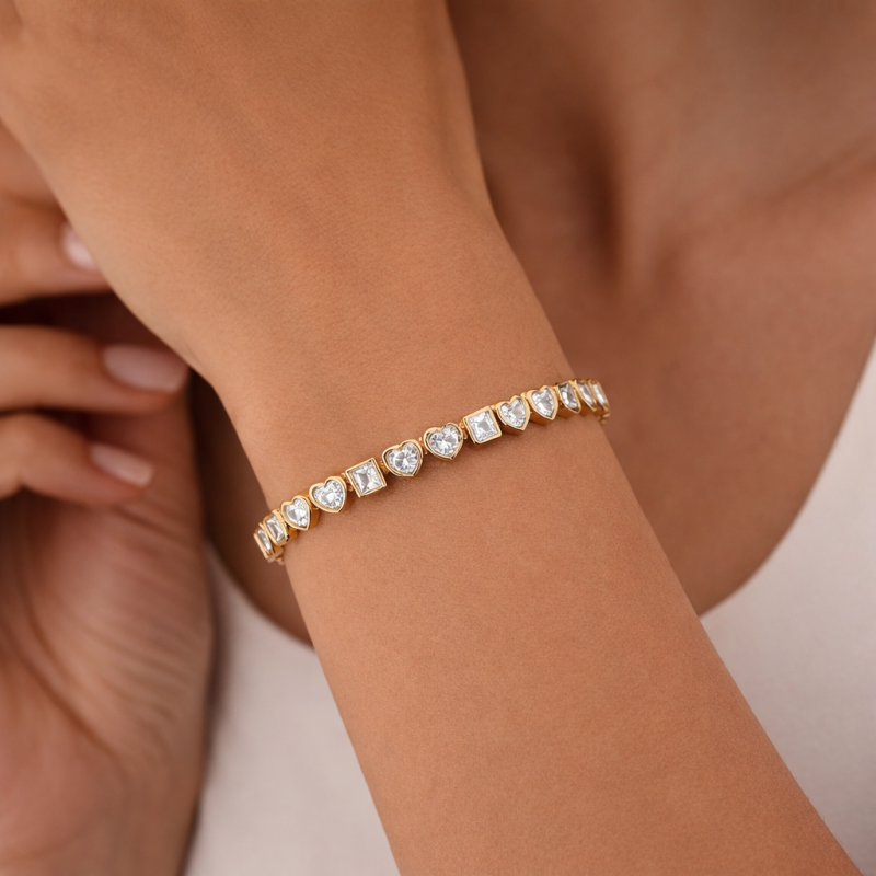 Pulsera de tenis de plata de ley con corazón y cuadrado de moissanita chapada en oro amarillo-2