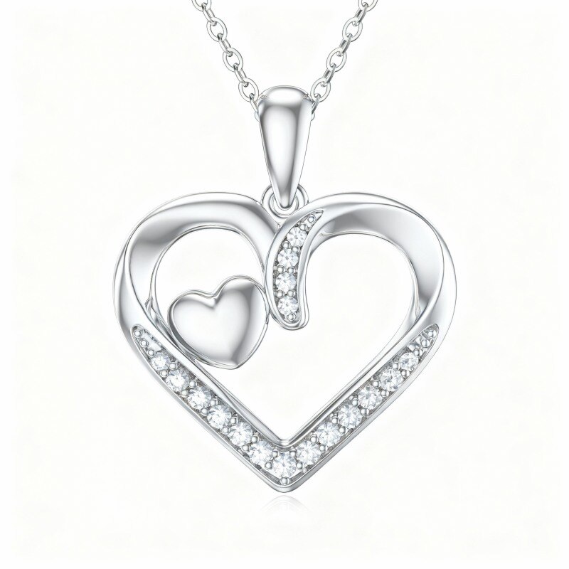 Collar con colgante de corazón de oro blanco de 10 quilates con moissanita y corazón-1