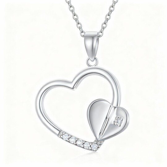 Collier pendentif cœur en or blanc 10 carats et moissanite