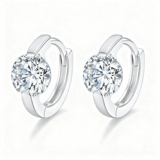 Boucles d'oreilles créoles en or blanc 10 carats et moissanite