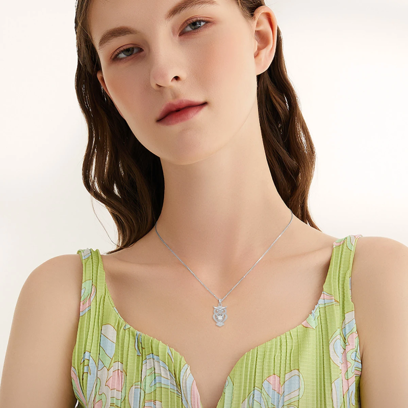 Collier pendentif hibou en or rose 9 carats et moissanite-3
