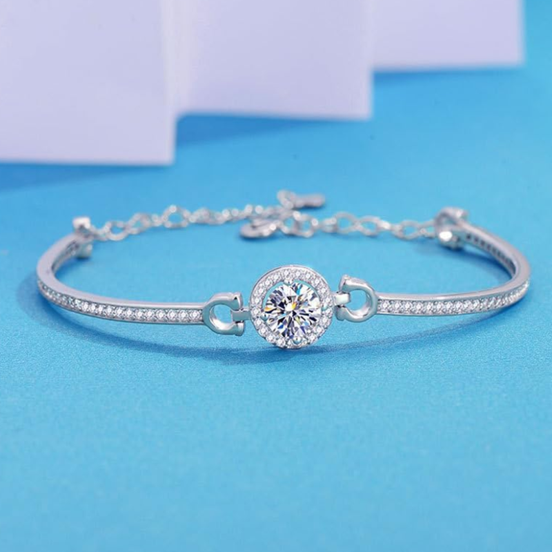 Pulsera rígida lisa de oro blanco de 10 quilates con moissanita de 0,75 quilates-5