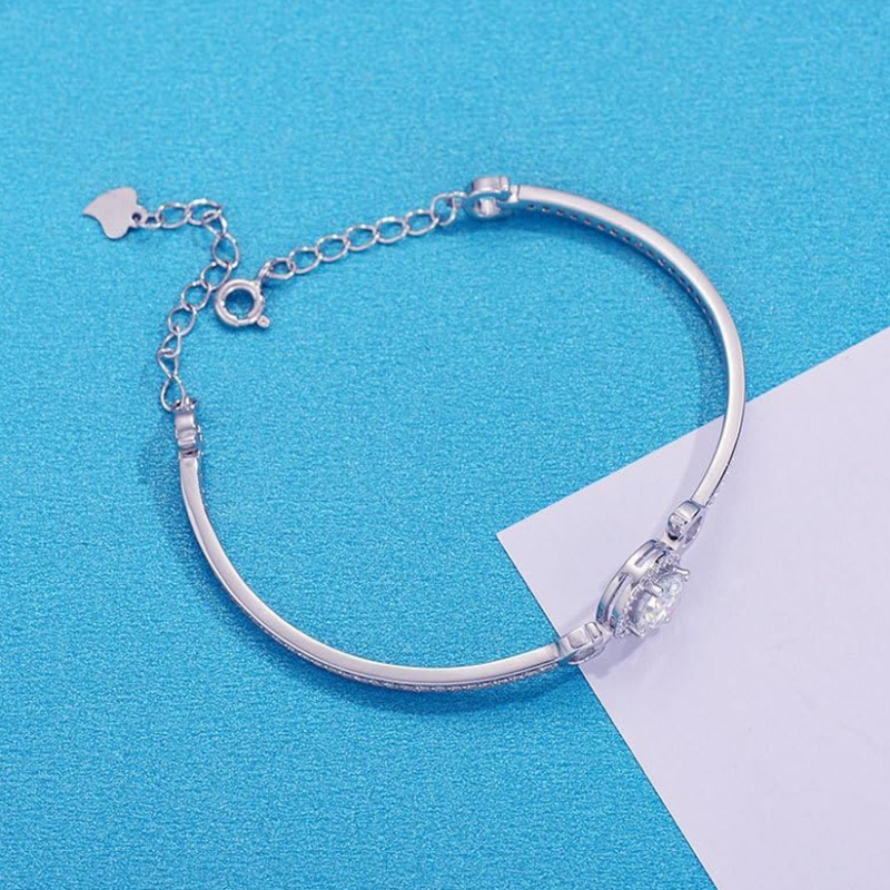 Pulsera rígida lisa de oro blanco de 10 quilates con moissanita de 0,75 quilates-6