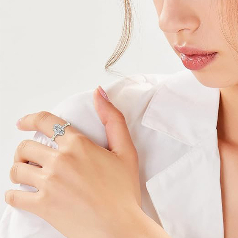 18-karätiger Goldring mit 1 Karat Moissanit-2