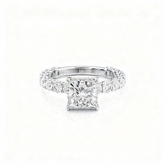 Anello in oro bianco 10K con moissanite