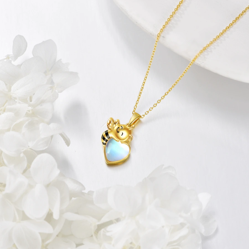 Collar con colgante de abeja y corazón de piedra lunar en oro rosa de 14 quilates-3
