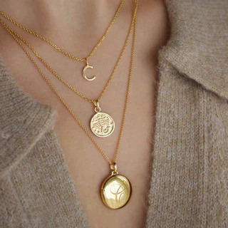 Collar con inicial personalizada de oro rosa de 18 quilates sin piedras, con la letra inicial C.-2