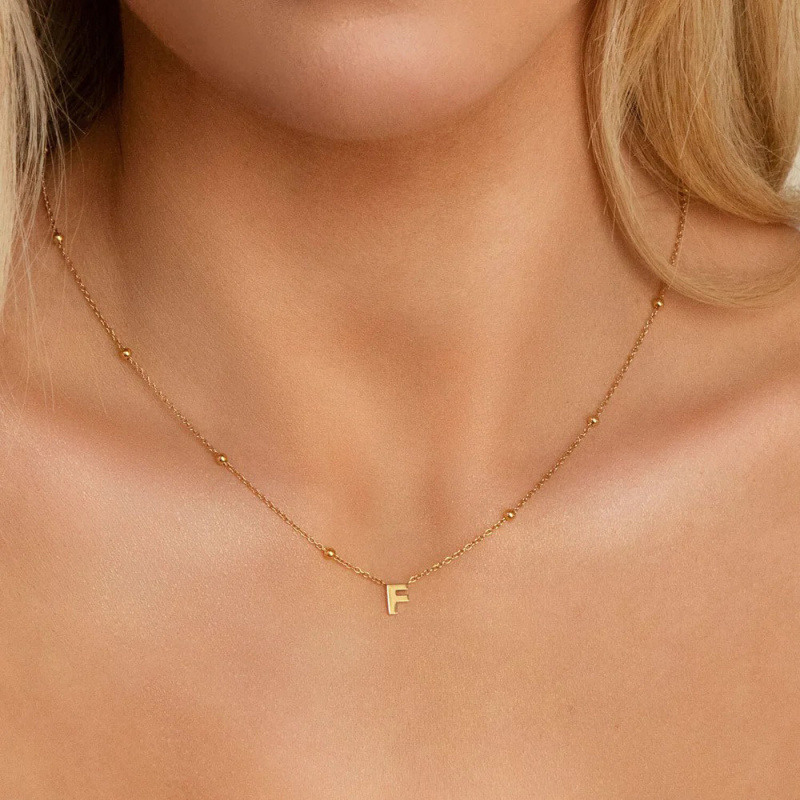 Collar con inicial personalizada en oro de 10 quilates para mujer.-4